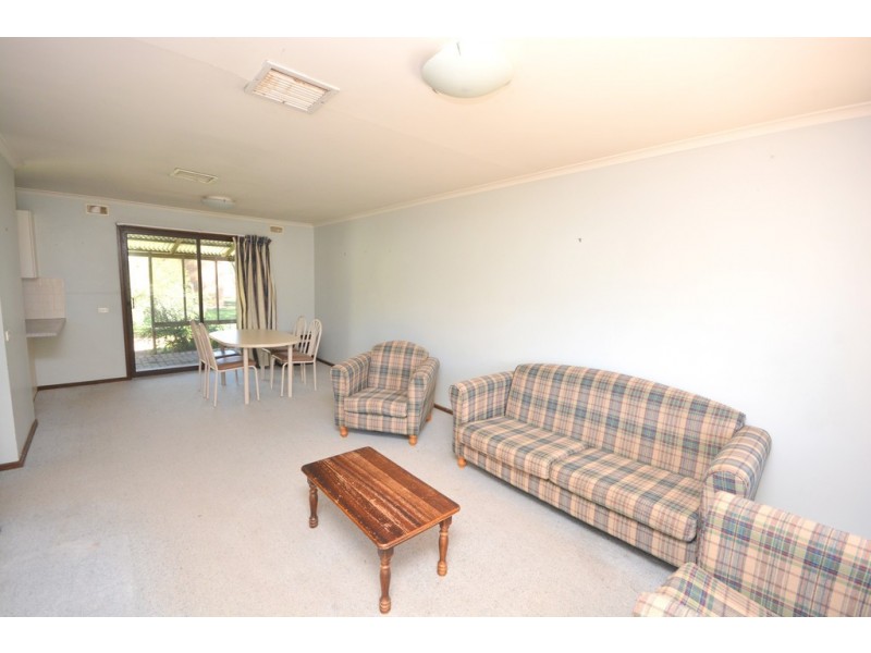 3/63 BURNS STREET, Hillston NSW 2675