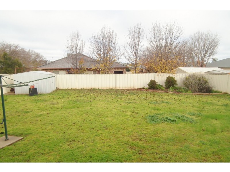 8 Nelson Drive, Griffith NSW 2680