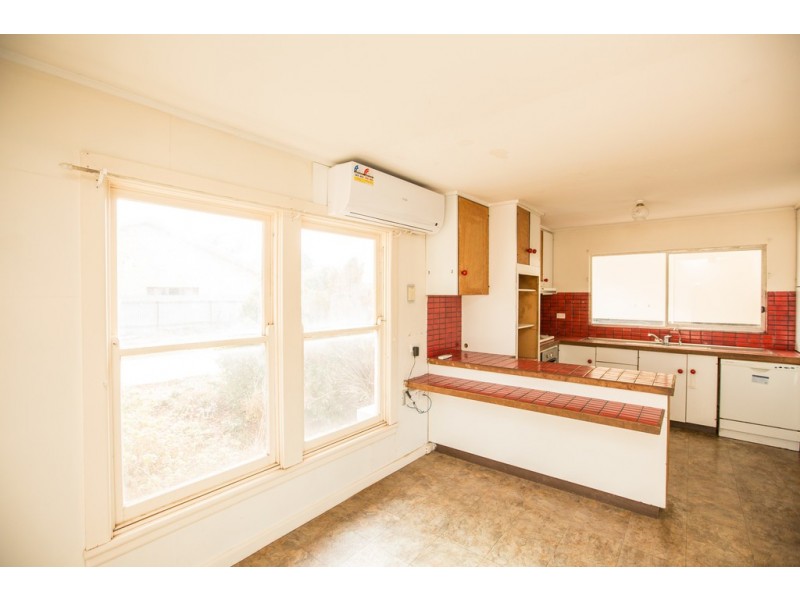 7 Club Street, Hanwood NSW 2680