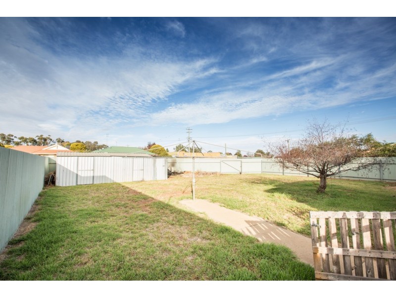 7 Club Street, Hanwood NSW 2680