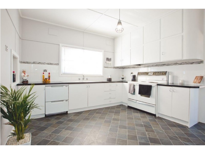 76 Conapaira Street, Whitton NSW 2705