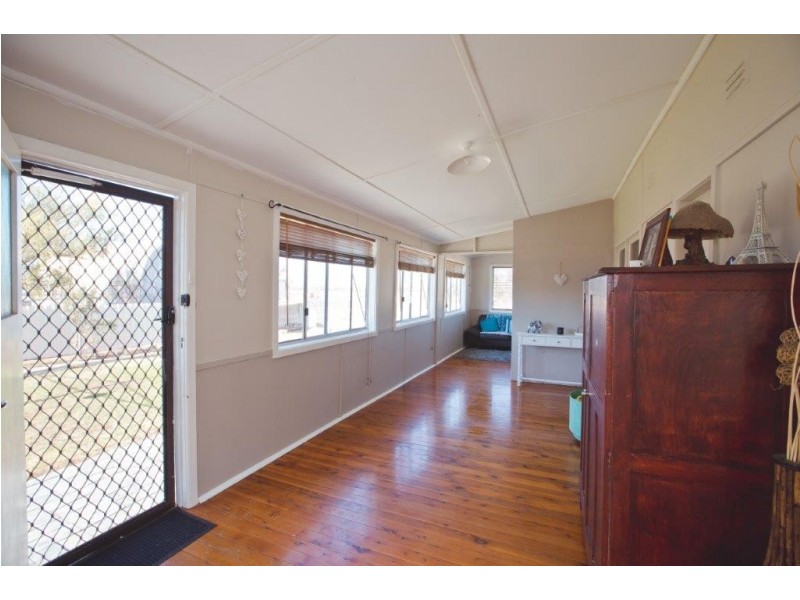 76 Conapaira Street, Whitton NSW 2705
