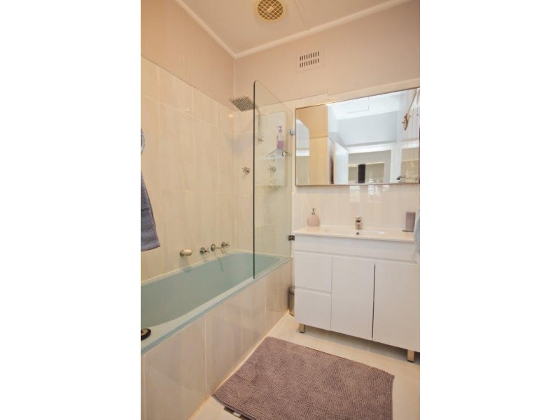 76 Conapaira Street, Whitton NSW 2705