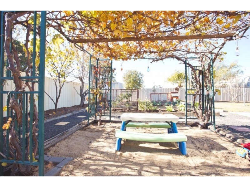 76 Conapaira Street, Whitton NSW 2705