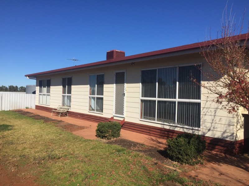 27 Alpens Lane, Goolgowi NSW 2652