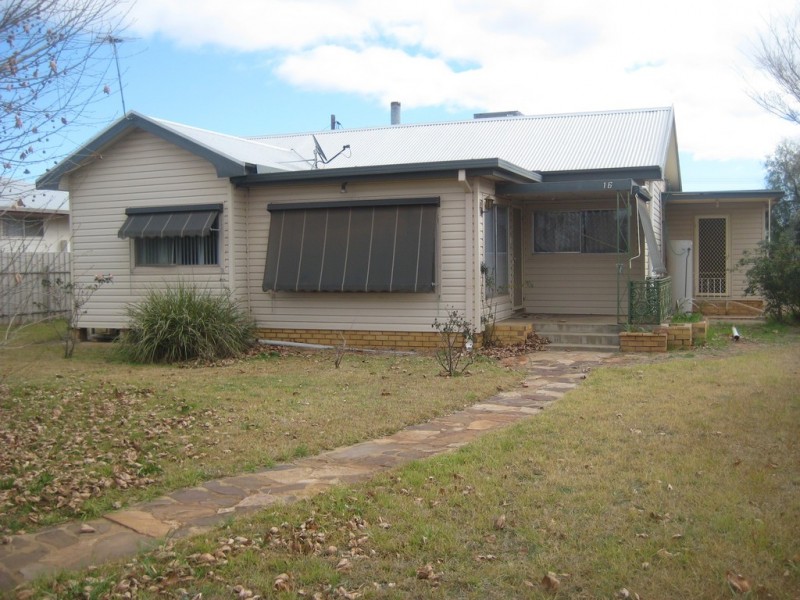 16 Zara Street, Goolgowi NSW 2652