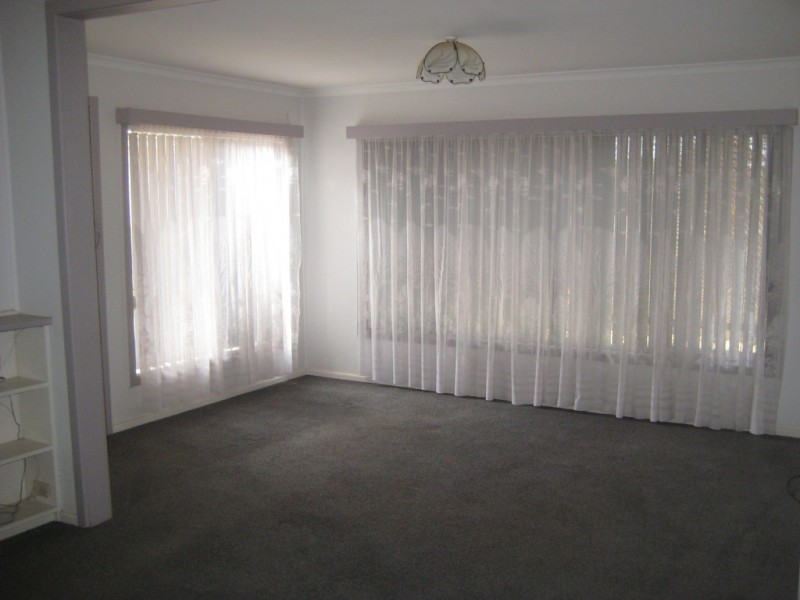 16 Zara Street, Goolgowi NSW 2652