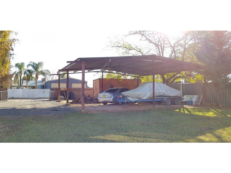 7 Moore Street, Hillston NSW 2675