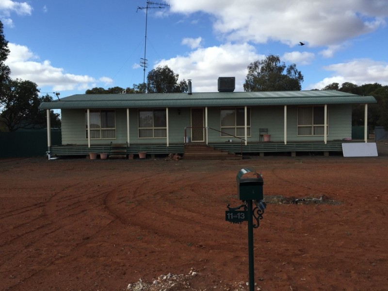 11-13 O’Donnell Street, Hillston NSW 2675