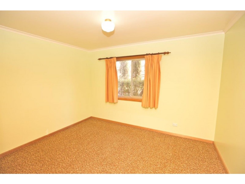 17 Carrathool Street, Griffith NSW 2680