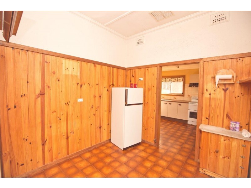 17 Carrathool Street, Griffith NSW 2680