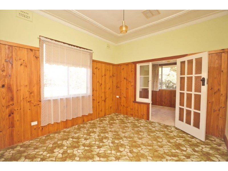 17 Carrathool Street, Griffith NSW 2680