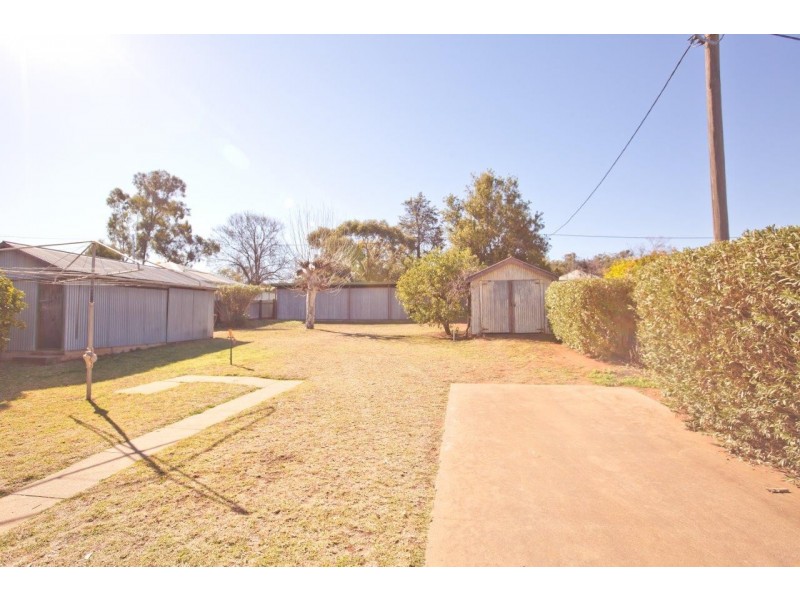 17 Carrathool Street, Griffith NSW 2680