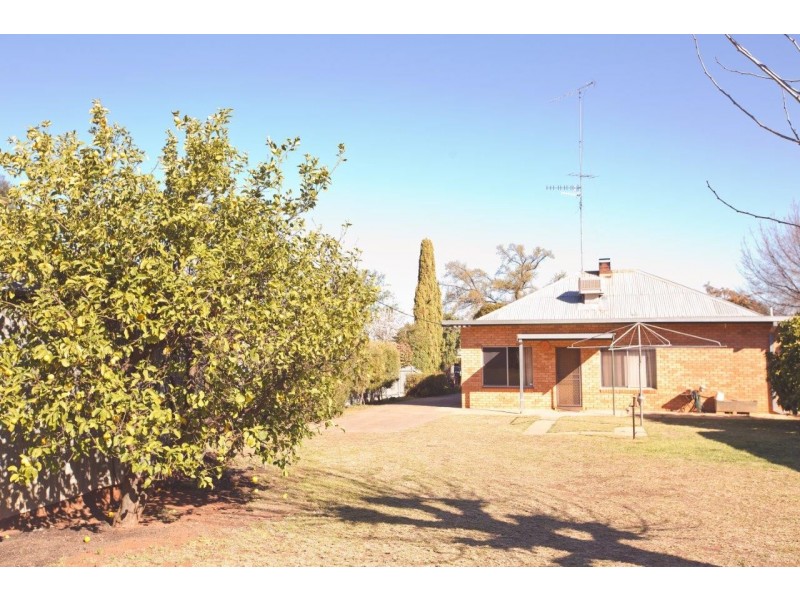 17 Carrathool Street, Griffith NSW 2680