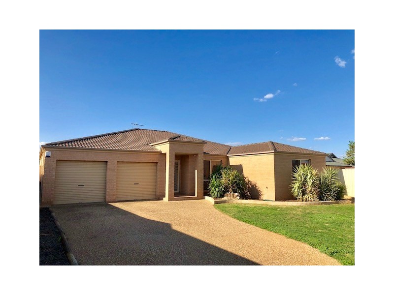 13 Montrose Drive, Griffith NSW 2680