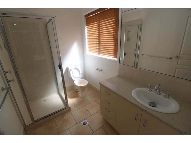 13 Montrose Drive, Griffith NSW 2680