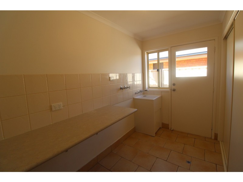13 Montrose Drive, Griffith NSW 2680