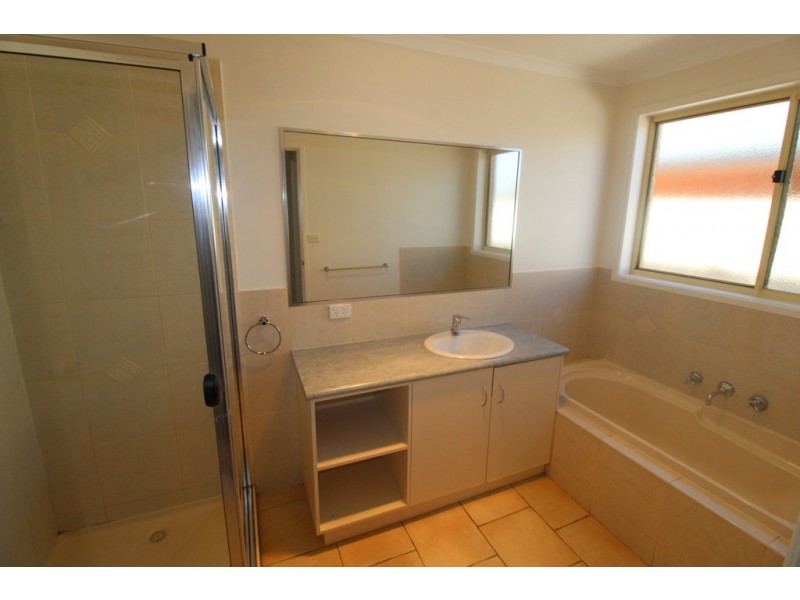 13 Montrose Drive, Griffith NSW 2680