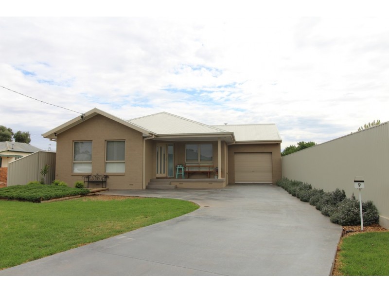 9 Moura Street, Yoogali NSW 2680