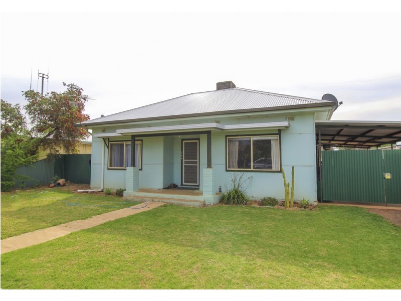 12 Stipa Street, Goolgowi NSW 2652