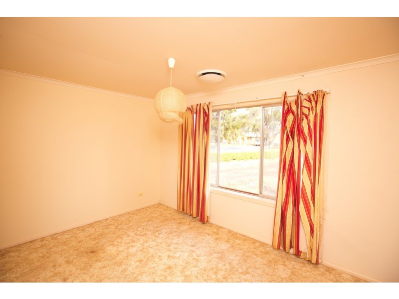 39 Burley Street, Griffith NSW 2680