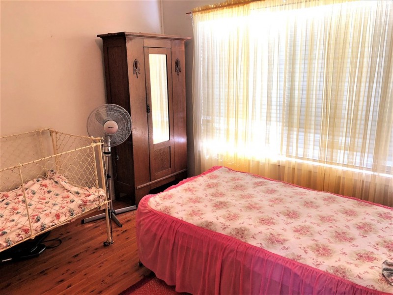 18 Langley Crescent, Griffith NSW 2680