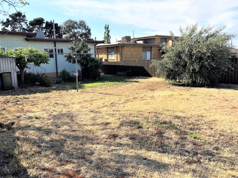 18 Langley Crescent, Griffith NSW 2680