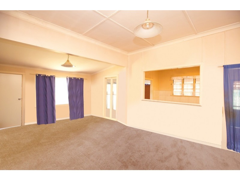 14 Young Street, Beelbangera NSW 2680