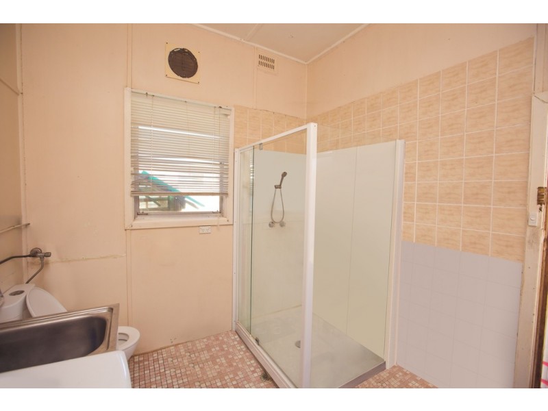 14 Young Street, Beelbangera NSW 2680