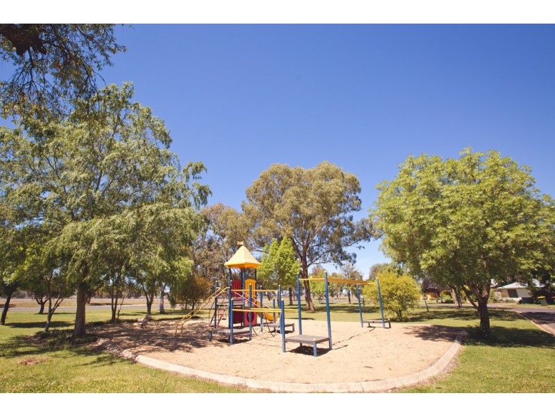 14 Young Street, Beelbangera NSW 2680