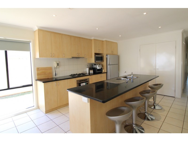 6 Pauling Street, Griffith NSW 2680