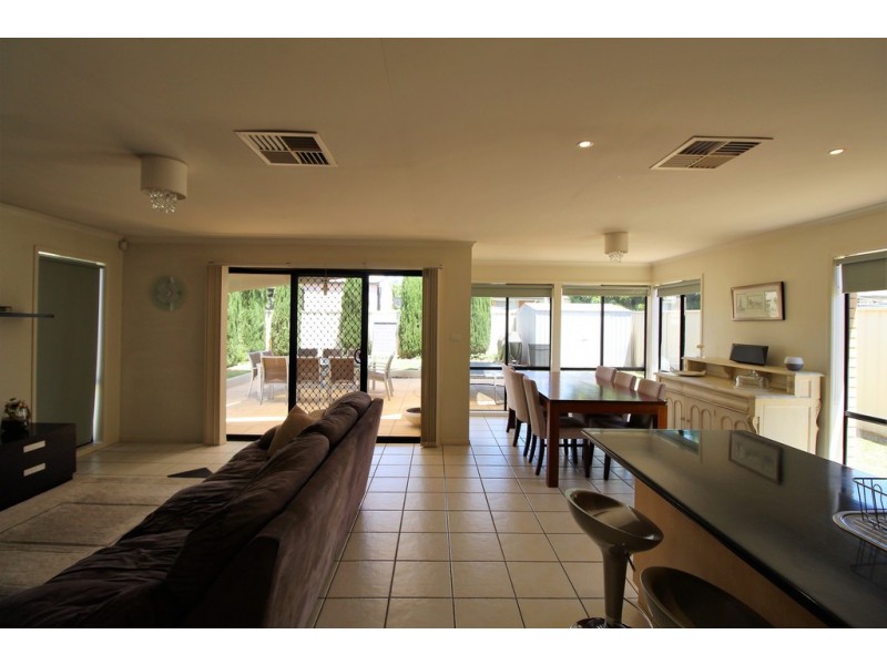 6 Pauling Street, Griffith NSW 2680