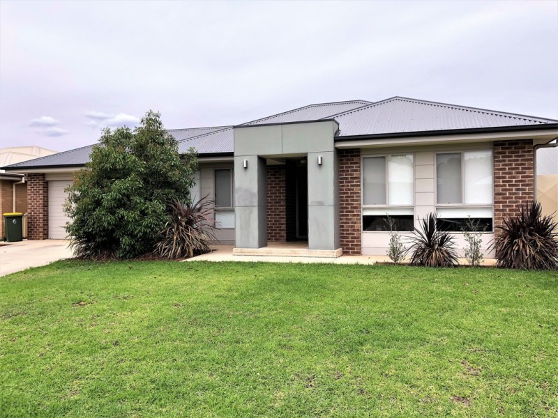 8 Brooks Street, Griffith NSW 2680