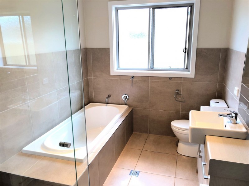 8 Brooks Street, Griffith NSW 2680