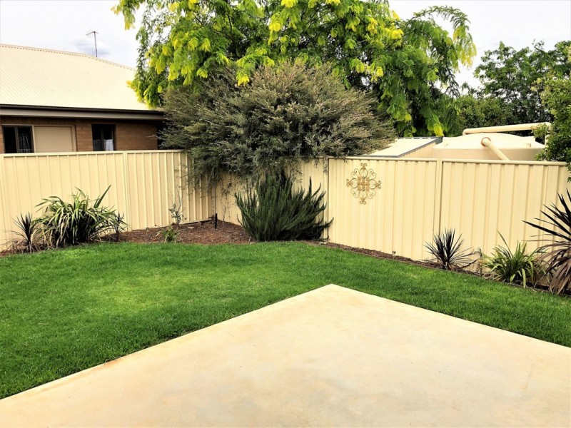 8 Brooks Street, Griffith NSW 2680