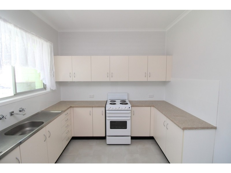 Flat 2 ,23 Brolga Place, Coleambally NSW 2707