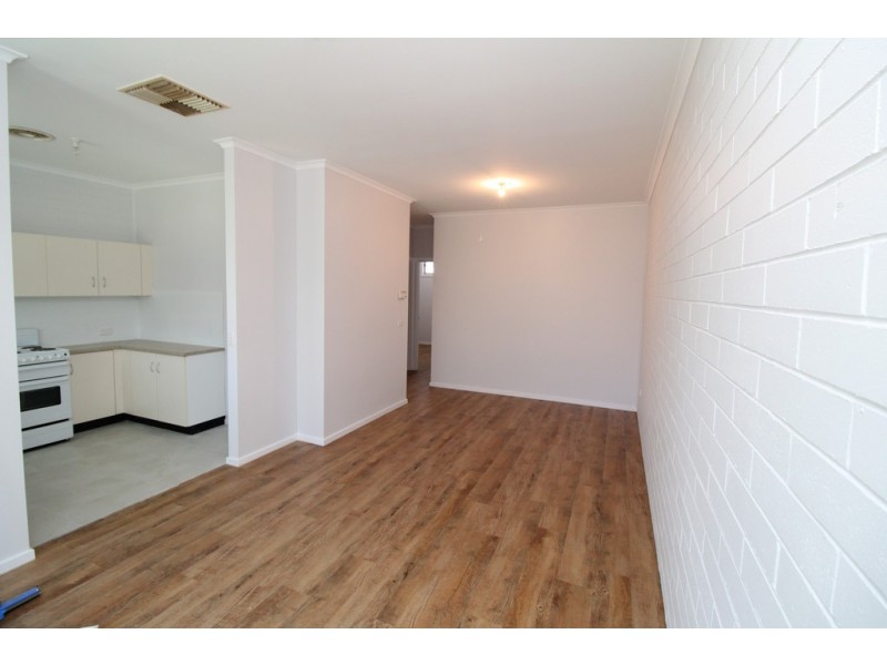 Flat 2 ,23 Brolga Place, Coleambally NSW 2707