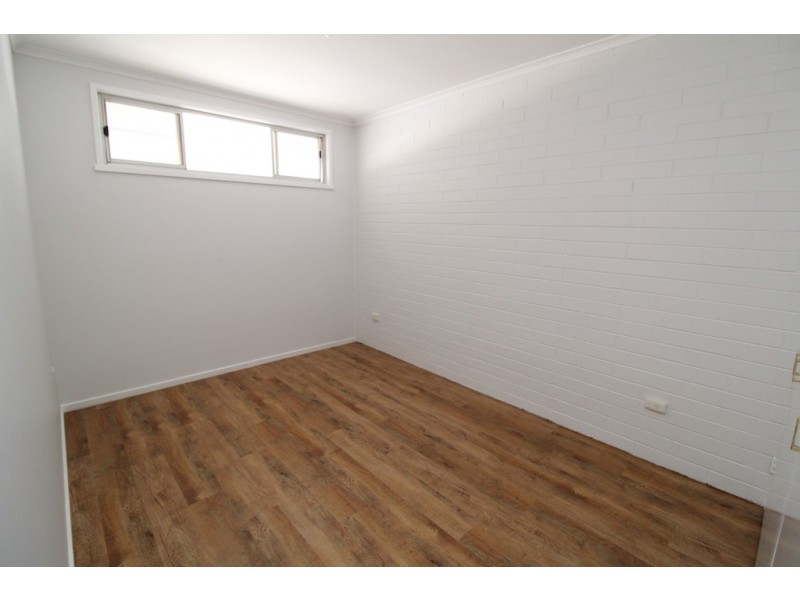 Flat 2 ,23 Brolga Place, Coleambally NSW 2707