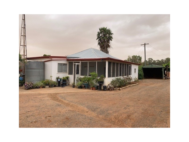 30 Boundary Road, Hillston NSW 2675