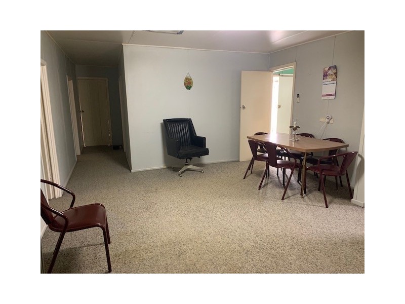 30 Boundary Road, Hillston NSW 2675