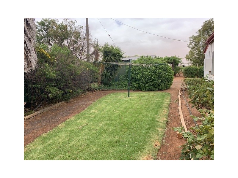 30 Boundary Road, Hillston NSW 2675