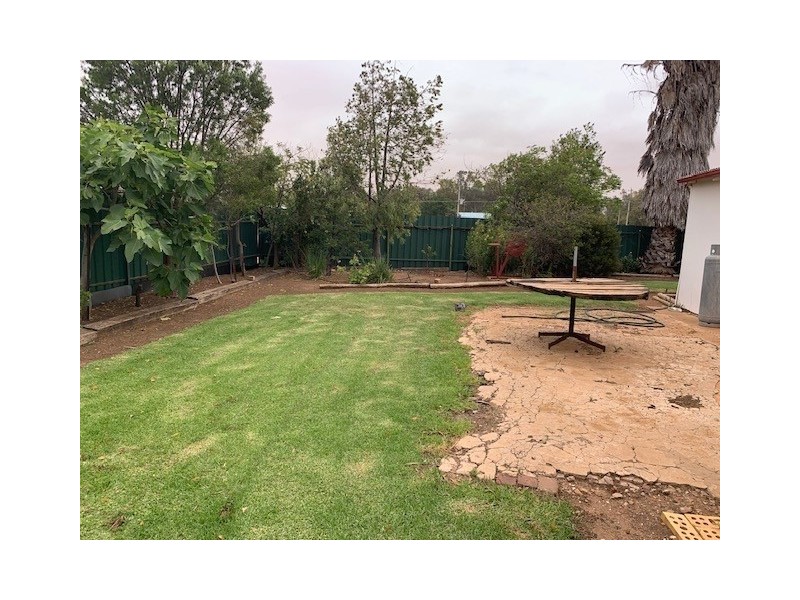 30 Boundary Road, Hillston NSW 2675