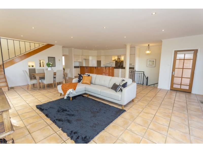 12a Waugh Street, Griffith NSW 2680