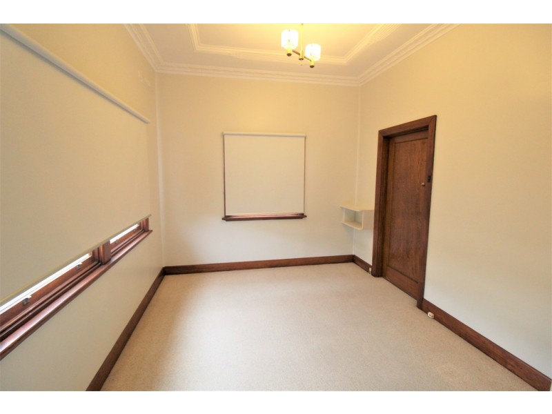 26 Noorebar Avenue, Griffith NSW 2680