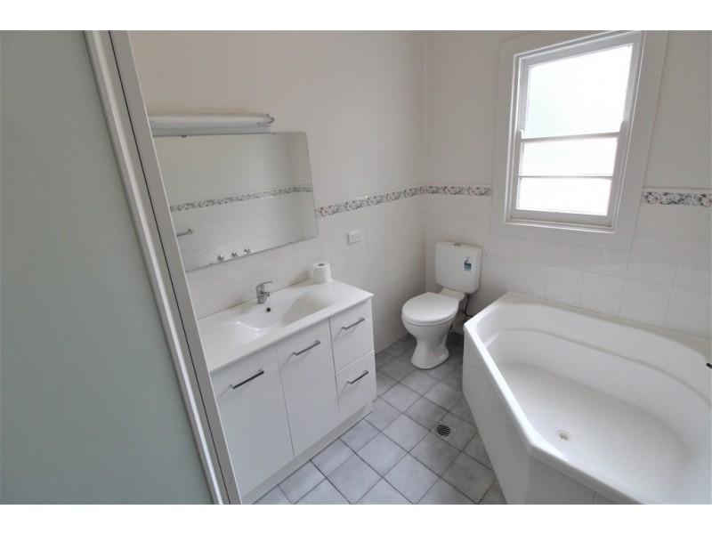 26 Noorebar Avenue, Griffith NSW 2680