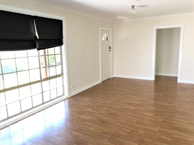 4 Walter Bull Crescent, Griffith NSW 2680