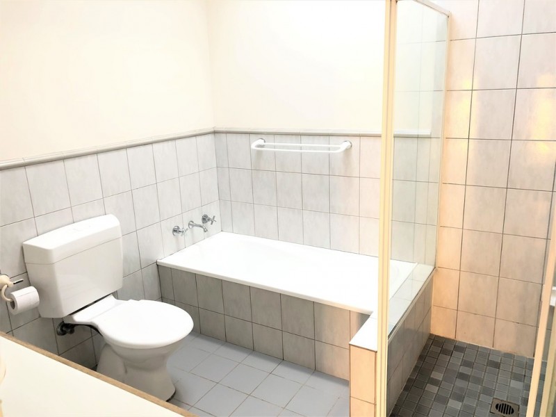 4 Walter Bull Crescent, Griffith NSW 2680