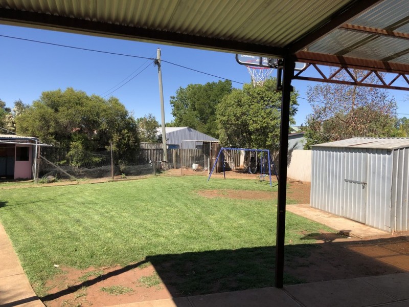 4 Walter Bull Crescent, Griffith NSW 2680