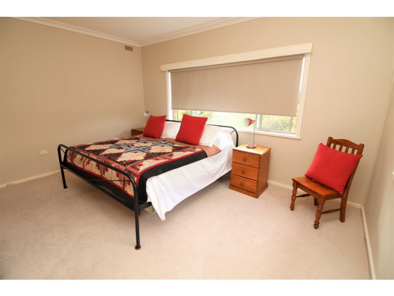 10 Langley Crescent, Griffith NSW 2680