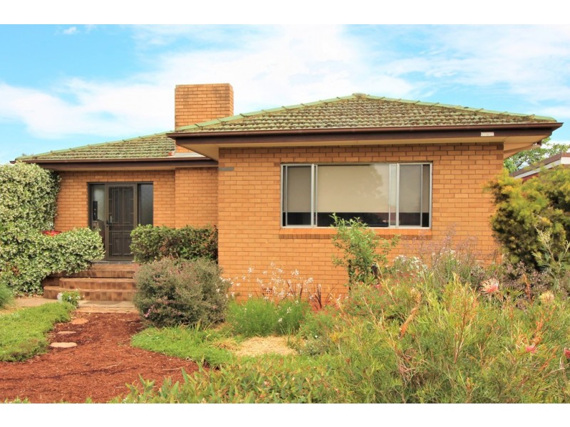 10 Langley Crescent, Griffith NSW 2680